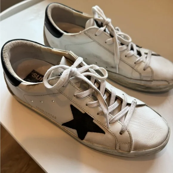 Golden Goose Sneakers white with Dark Green Star Detail - Picture 3 of 4